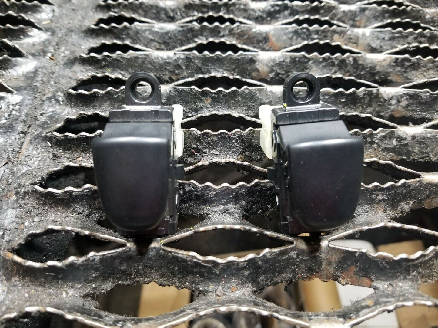 16 17 18 19 Nissan Rogue Rear Left & Right Door Window Switch 2pcs OEM