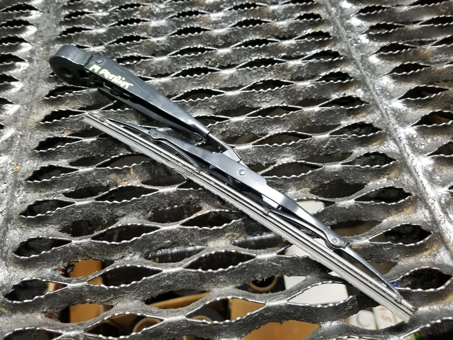 12 13 14 15 16 Jeep Patriot Rear Trunk Window Wiper Arm OEM