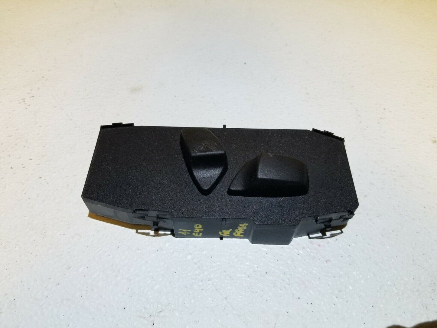 09 10 11 12 BMW 328xi E90 Front Right Passenger Seat Adjust Switch Control OEM