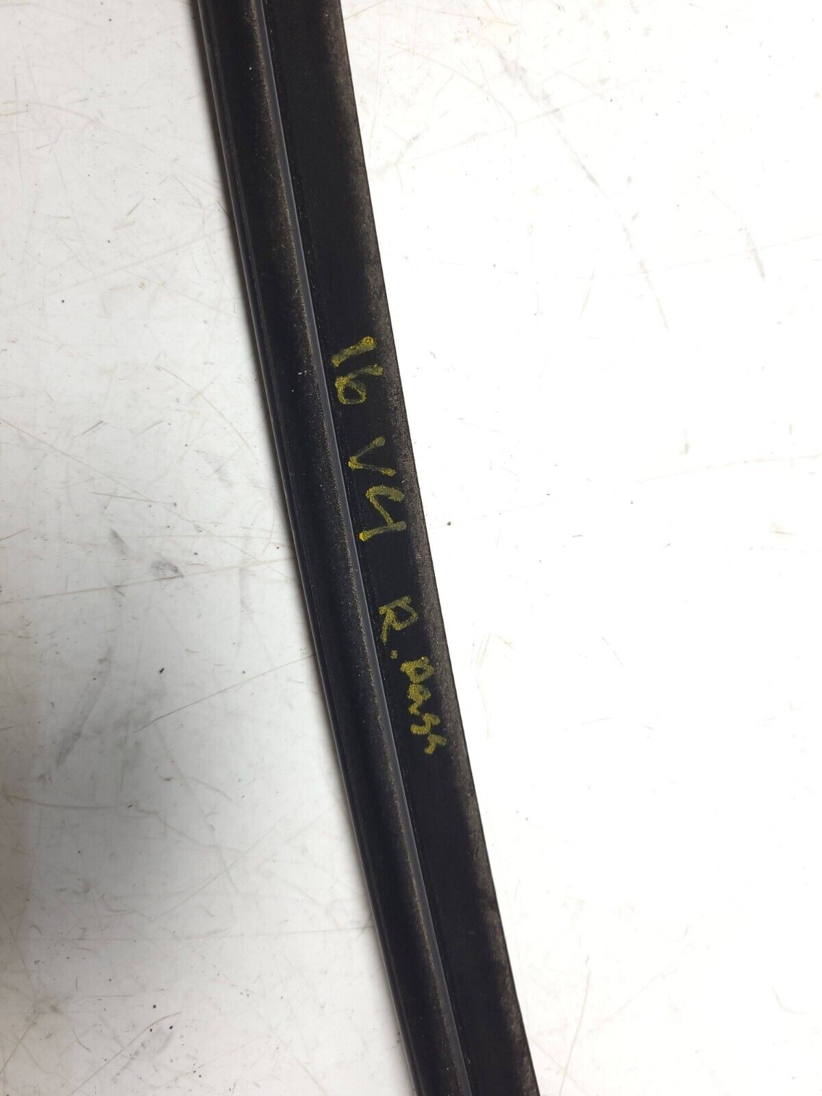 12 13 14 15 16 Hyundai Veloster Rear Door Window Belt Molding Passenger Side OEM