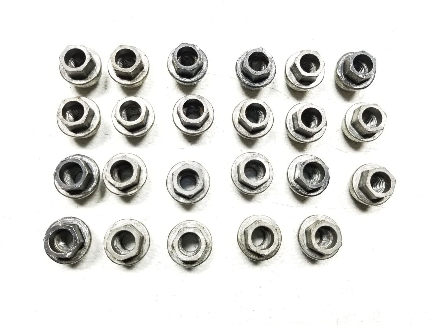 2007 - 2014 Lincoln Navigator Wheel Lug Nut 23pcs  OEM