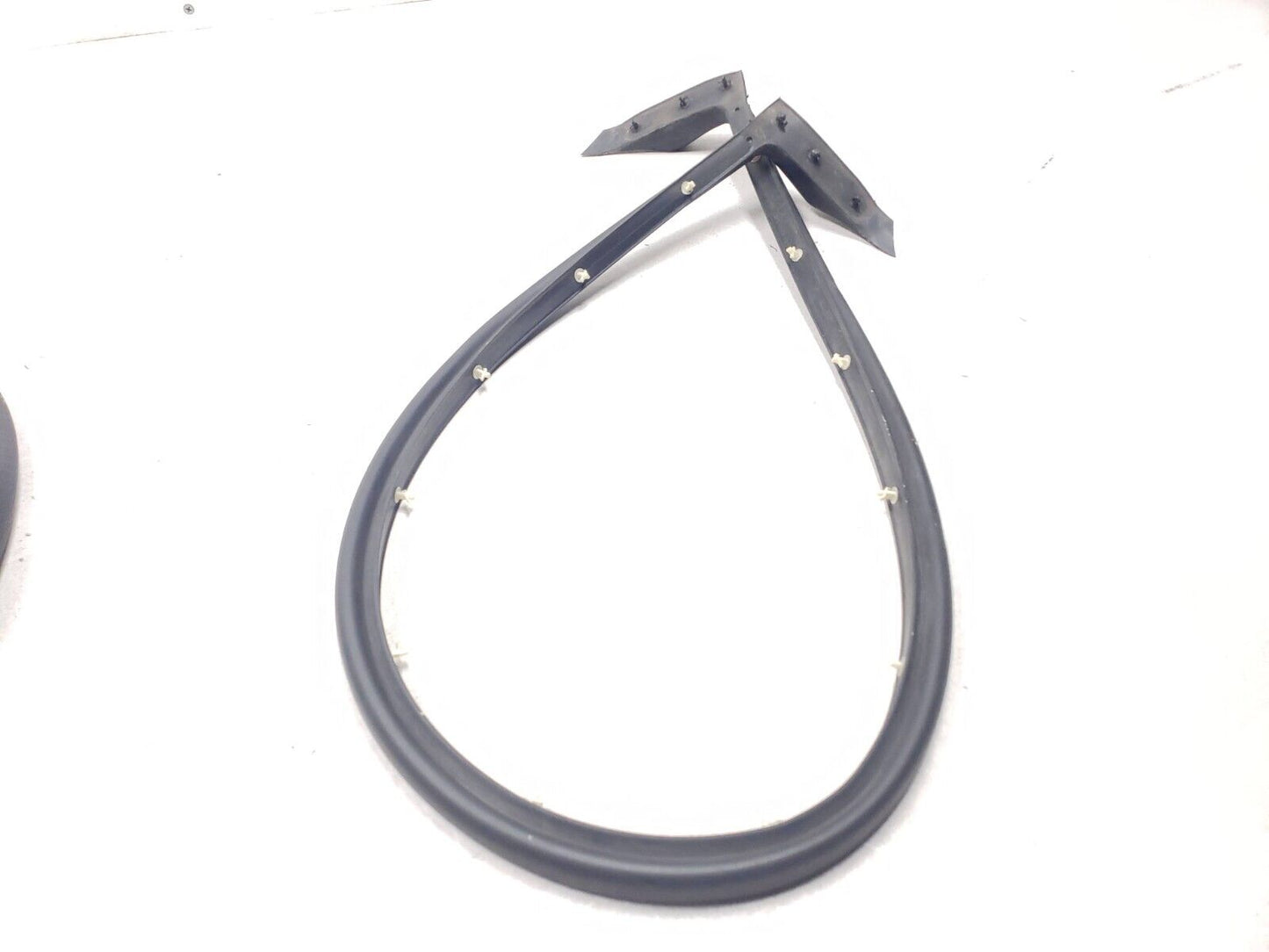 2006-2009 Range Rover Rear Trunk Tailgate Weatherstrip Seal 2pcs OEM