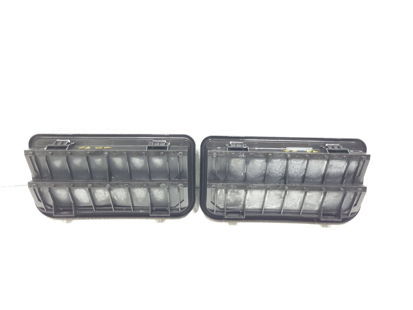 09 10 11 12 Volkswagen Cc Quarter Air Drafter Pressure Vent Lh & Rh OEM