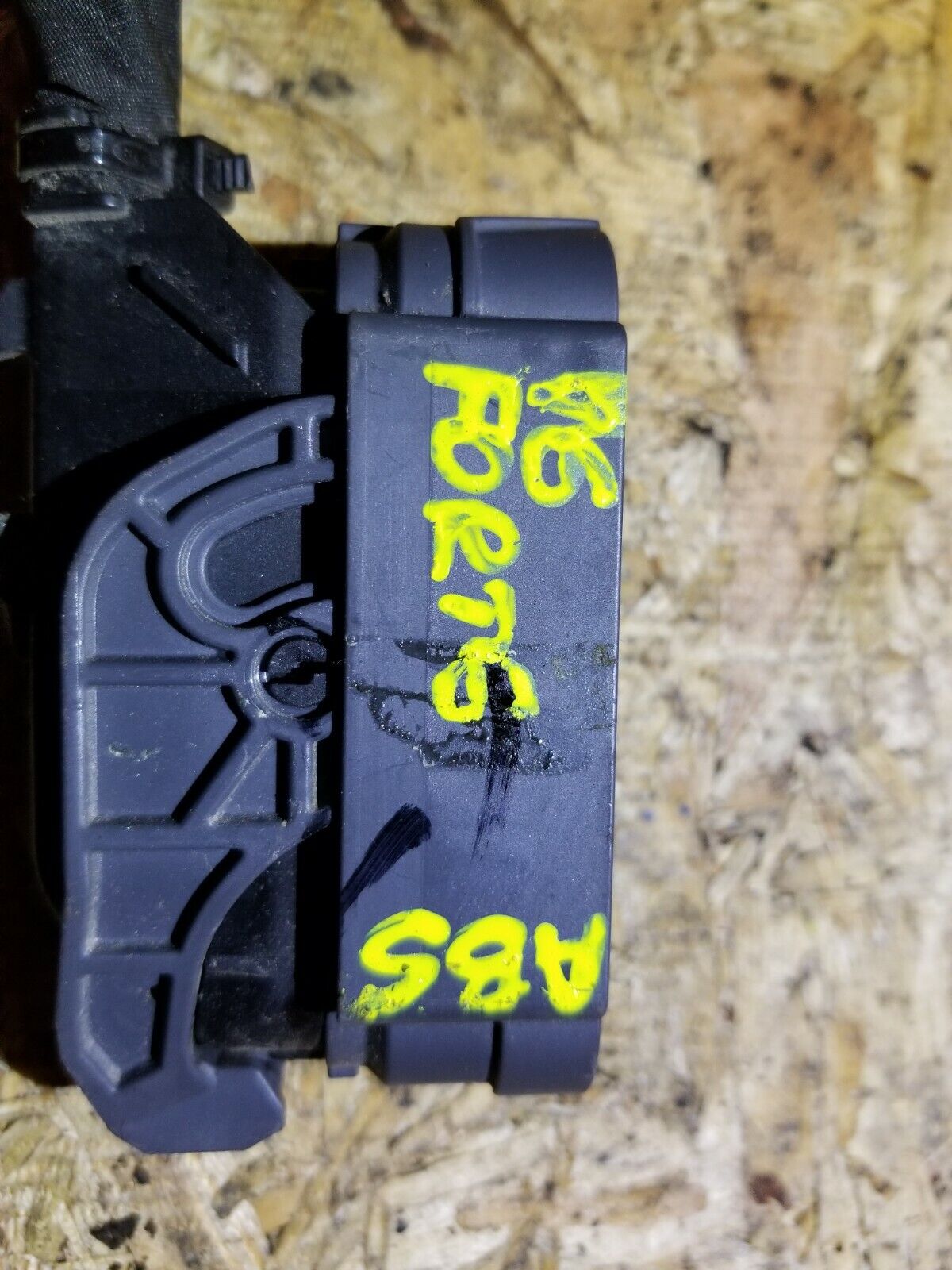 14 15 16 Kia Forte  ABS Pump Module Plug Connector Wire OEM 27k