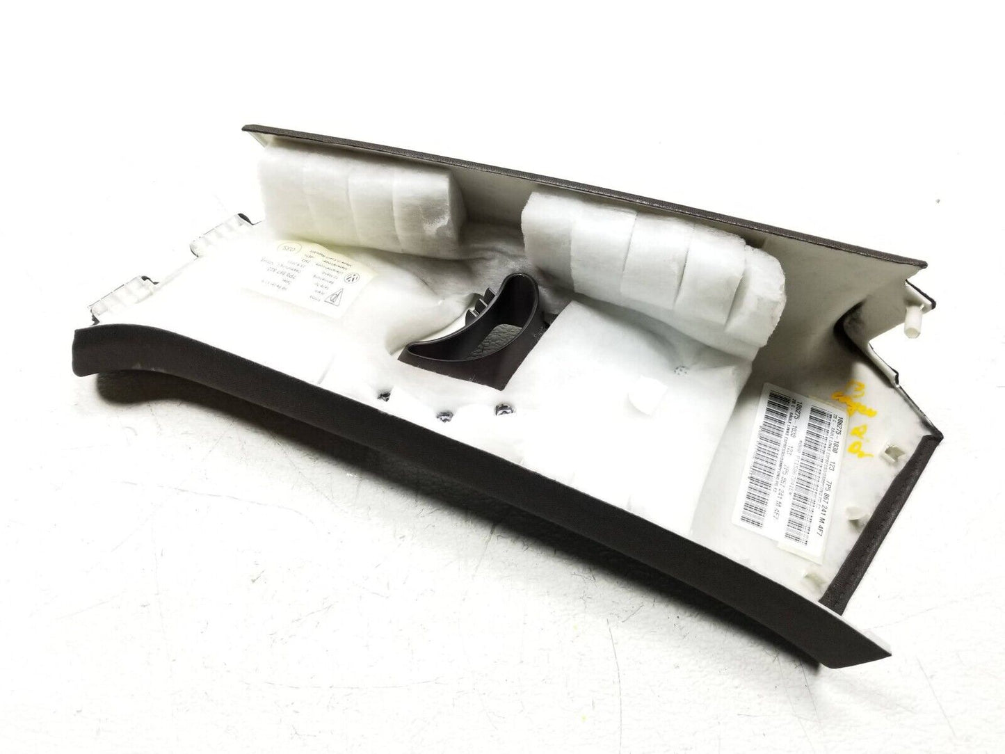 2011 - 2014 Porsche Cayenne Rear Left Driver Side C Pillar Trim Cover OEM