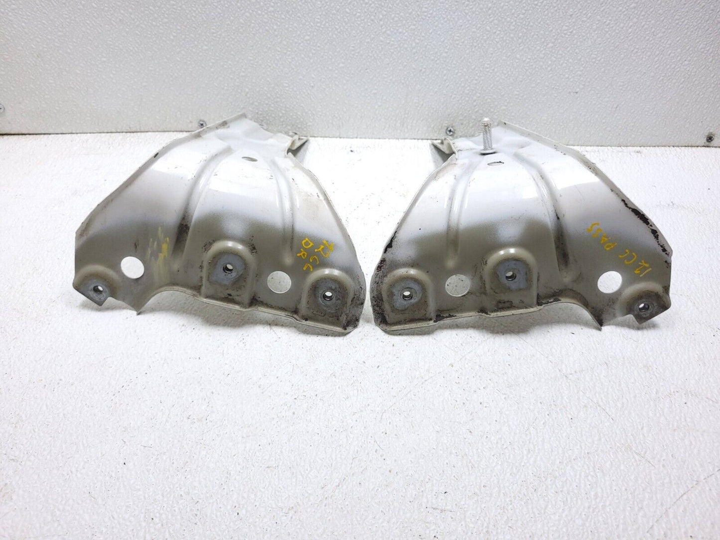 09 10 11 12 Volkswagen Cc Front Fender Mount Bracket Left & Rigth Pair OEM