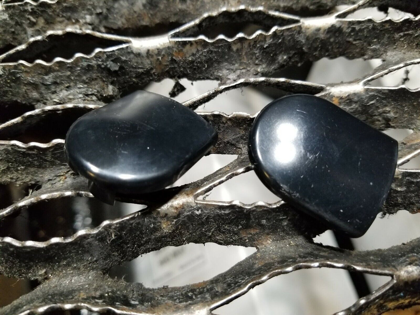 06 07 08 09 10 11 Cadillac DTS Wiper Arm Bolt Cap Cover 2pcs OEM