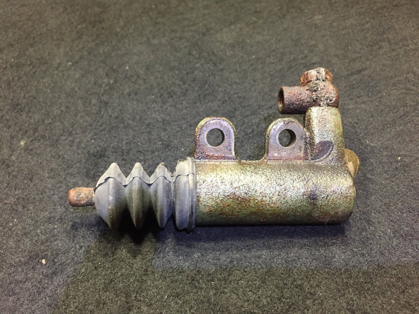 04 05 06 Scion Xa Clutch Slave Cylinder 31470-52011 OEM D18