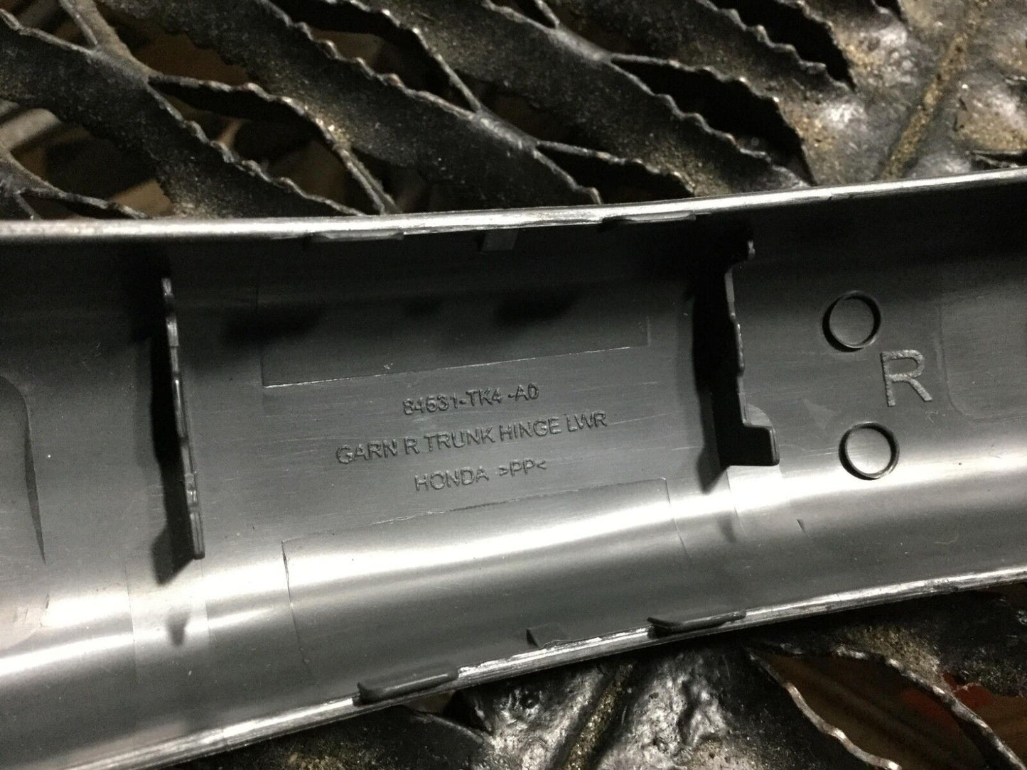 2009 - 2014 Acura Tl Trunk Lid Hinge Lower Cover Right Rh OEM