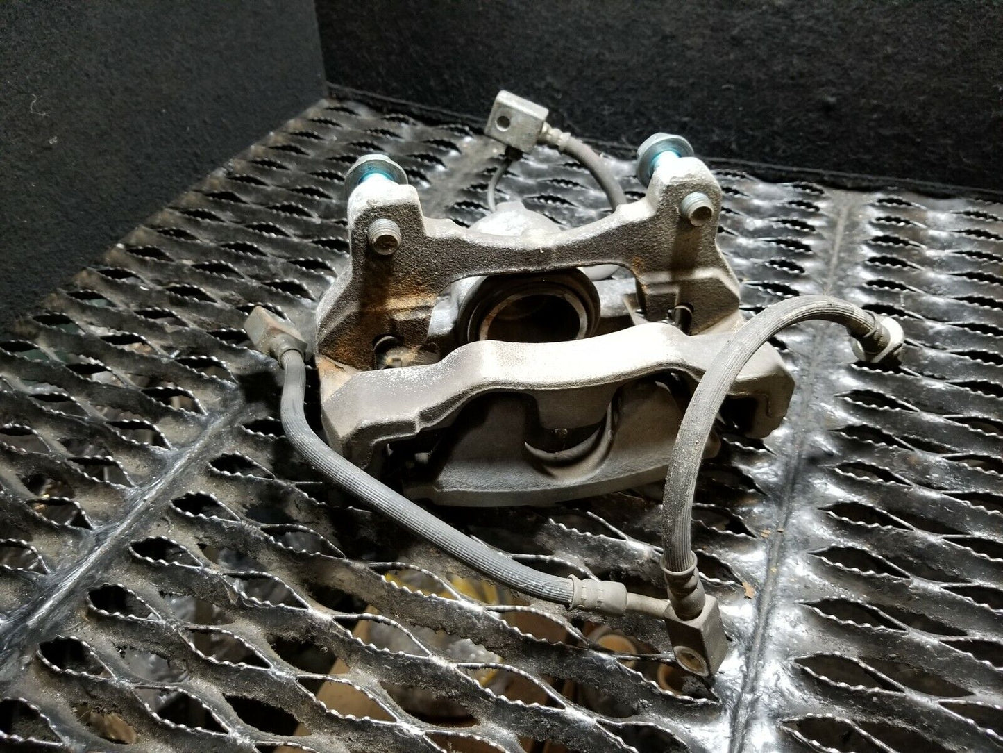10 11 12 13 Infiniti G37 Coupe Front Right Passenger Side Brake Caliper OEM 99k