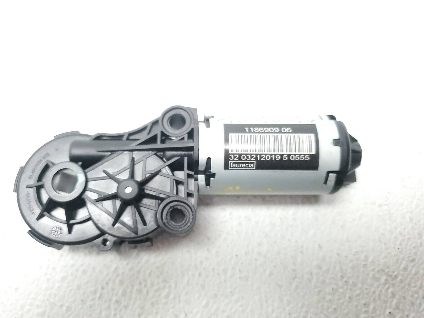 17 18 19 Alfa Romeo Giulia Front Left Driver Seat Adjustment Motor OEM 21k