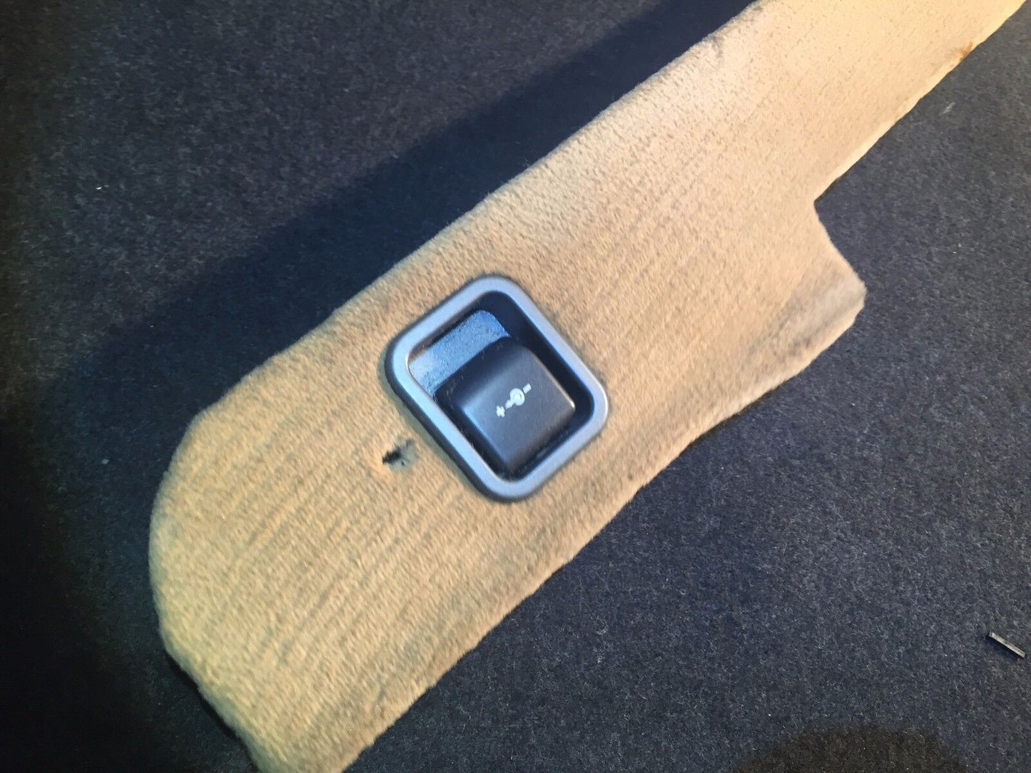 02 03 04 05 BMW 745i E65 Right Passenger Side Center Console Carpet Trim OEM