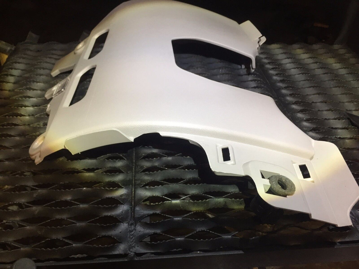 05 06 07 08 09 10 11 Volvo S40 Driver Lower Dash Cover Knee Guard 30722495 OEM