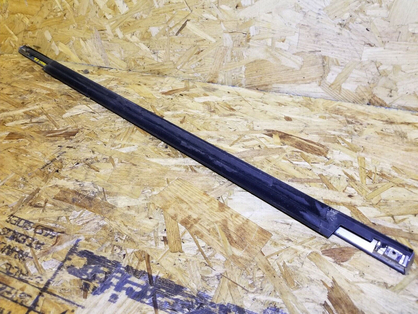 07 08 09 10 11 12 GMC Acadia Rear Left Driver Side Window Sweep Belt Molding OEM