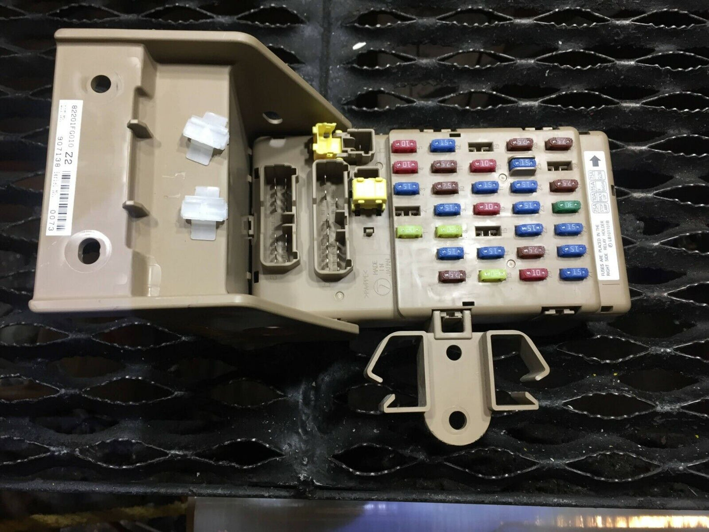 08 09 10 Subaru Impreza 2.5l Fuse Box 82201fg000 OEM