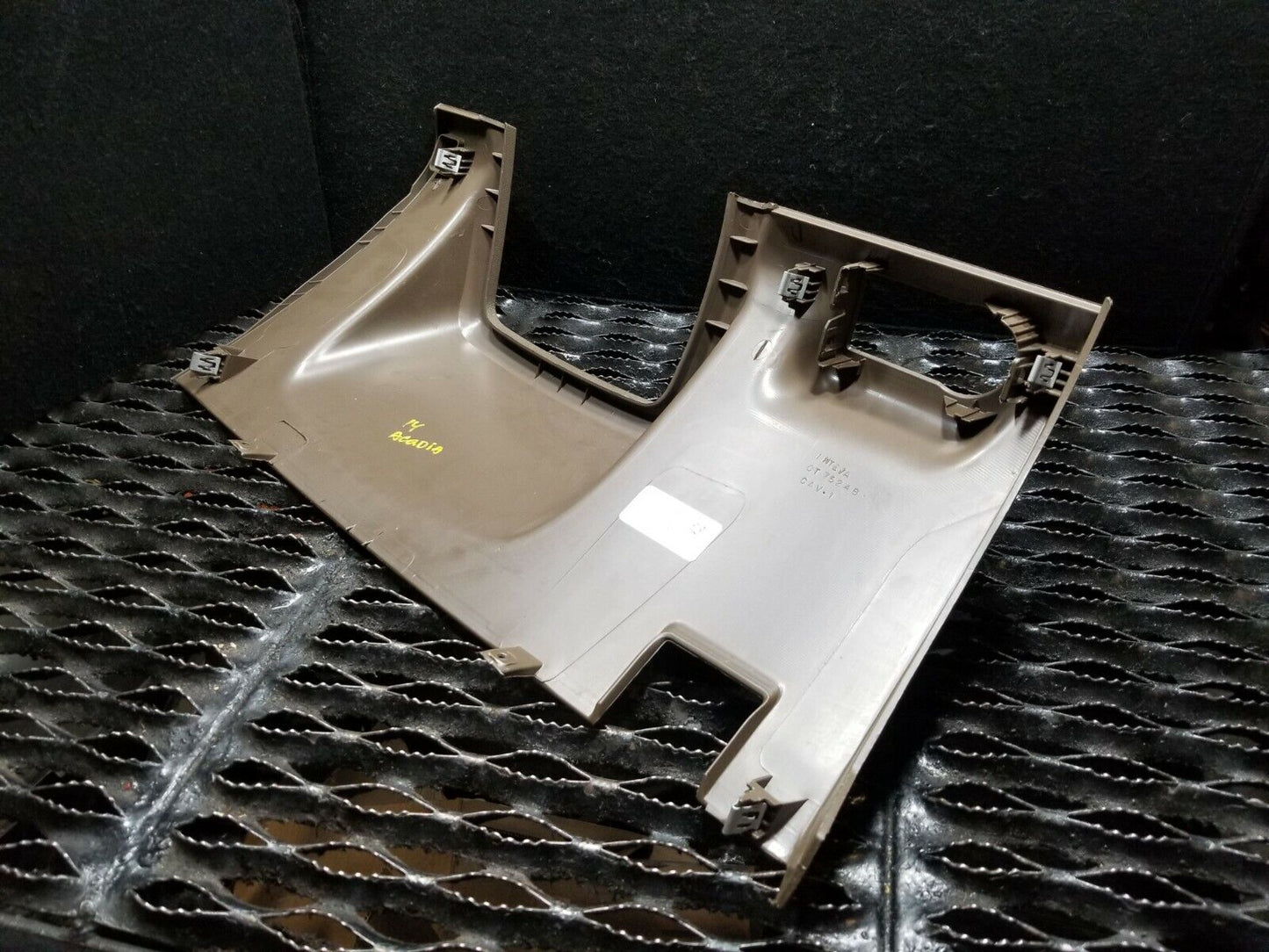 13 14 15 GMC Acadia Instrument Panel Dash-column Filler 22938742 OEM