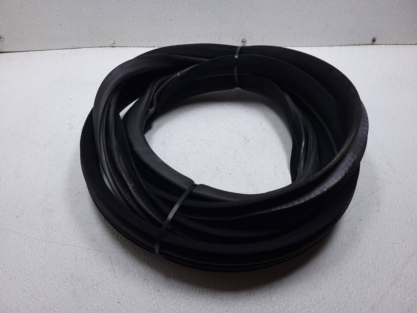 06 07 08 09 10 11 Mercedes Ml500 Door Weatherstrip Seal Front Right Pass OEM
