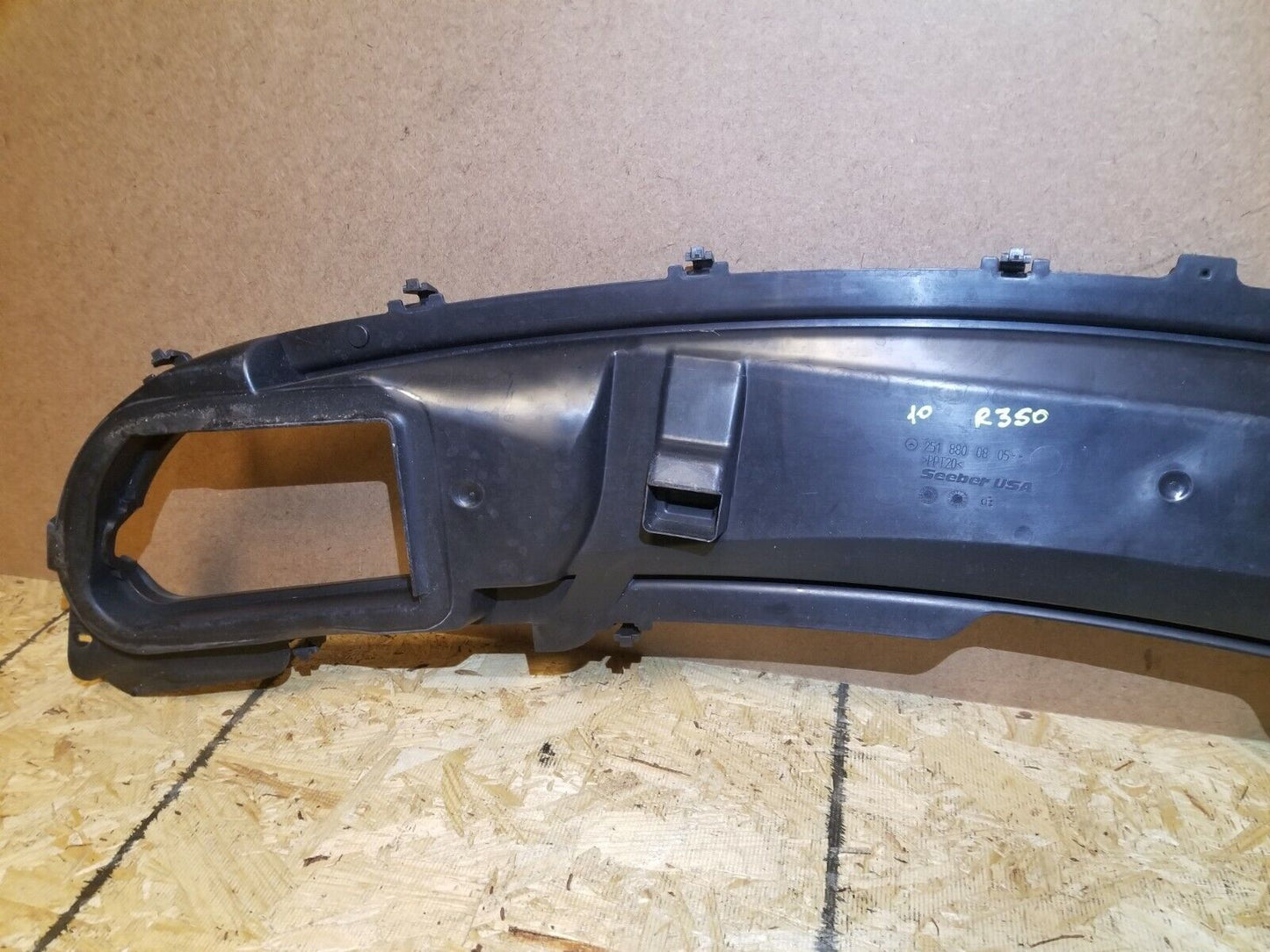 07 08 09 10 Mercedes R350 Under Hood Cover Grill Air Vent Panel OEM