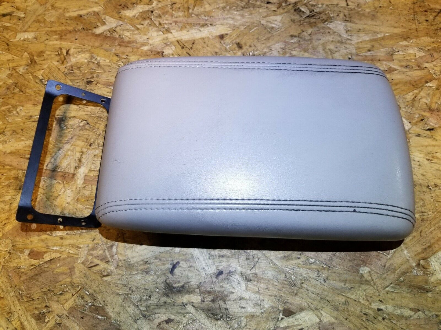 06 07 08 09 10 11 Cadillac DTS Armrest Lid OEM