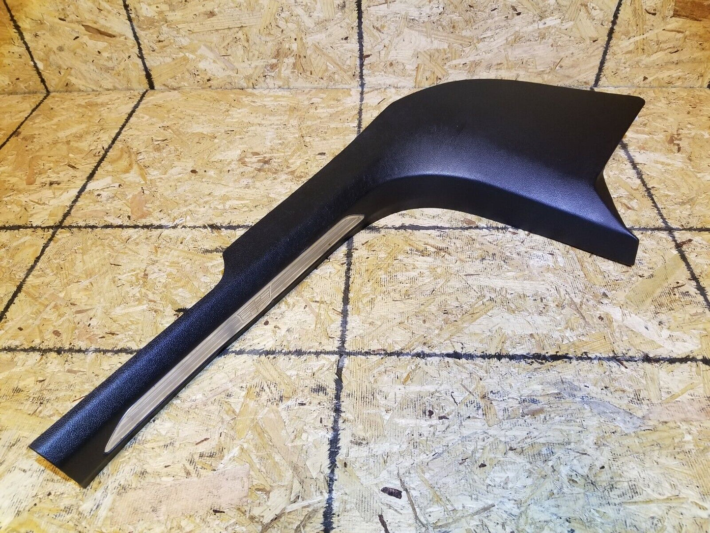 17 18 19 20 Cadillac Xt5 Front Right Pass Side Lower Scuff Plate Trim OEM 34k