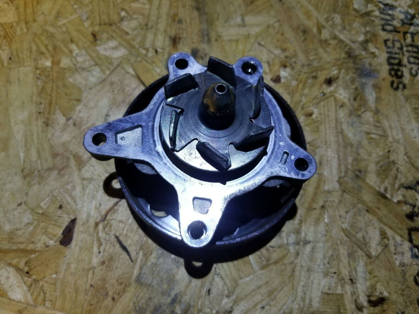 11 12 13 Kia Soul 1.6l Coolant Water Pump W/ Pulley OEM