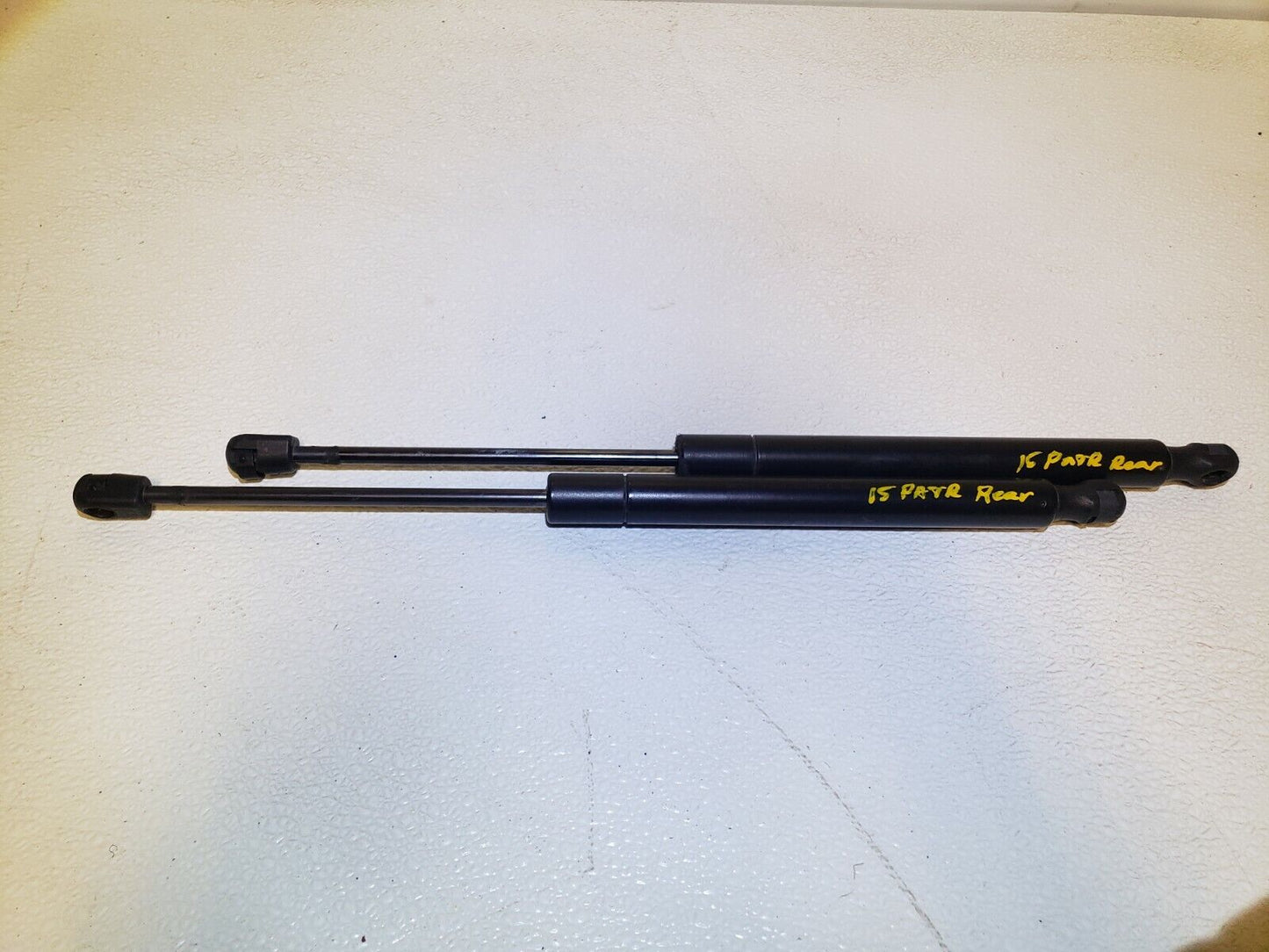 12 13 14 15 16 Jeep Patriot Rear Trunk Tailgate Lift Shock Support 2pcs OEM 54k
