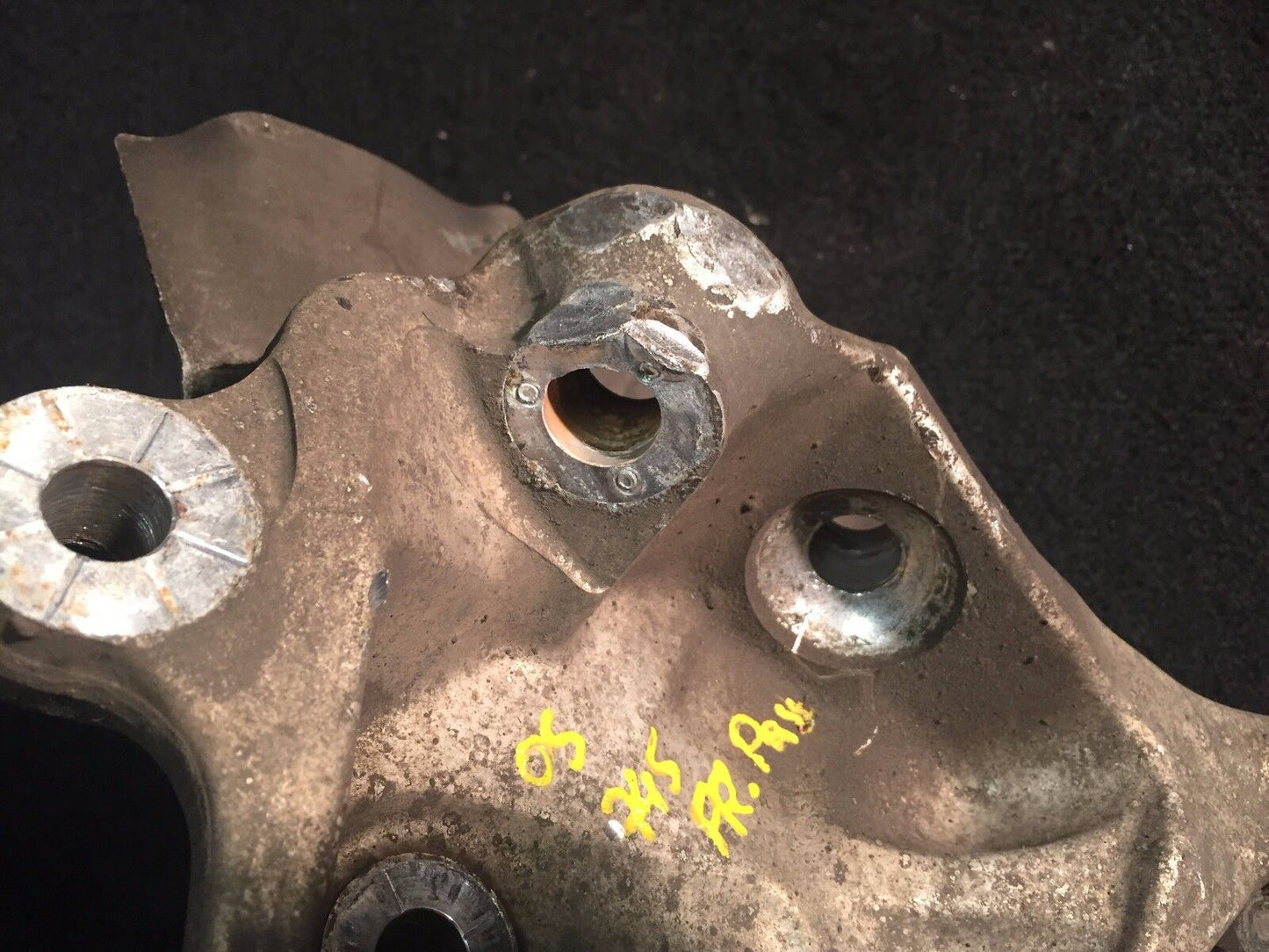 02 03 04 05 06 BMW 745i E65 Front Spindle Knuckle Right Passenger Side OEM