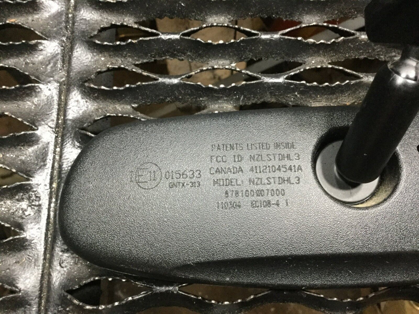 2004-2009 Toyota Prius Interior Rear View Mirror E11 015633 OEM