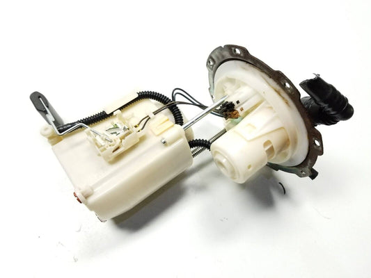 14 15 16 Kia Forte Gas Fuel Pump 31110-2v500 OEM 73k