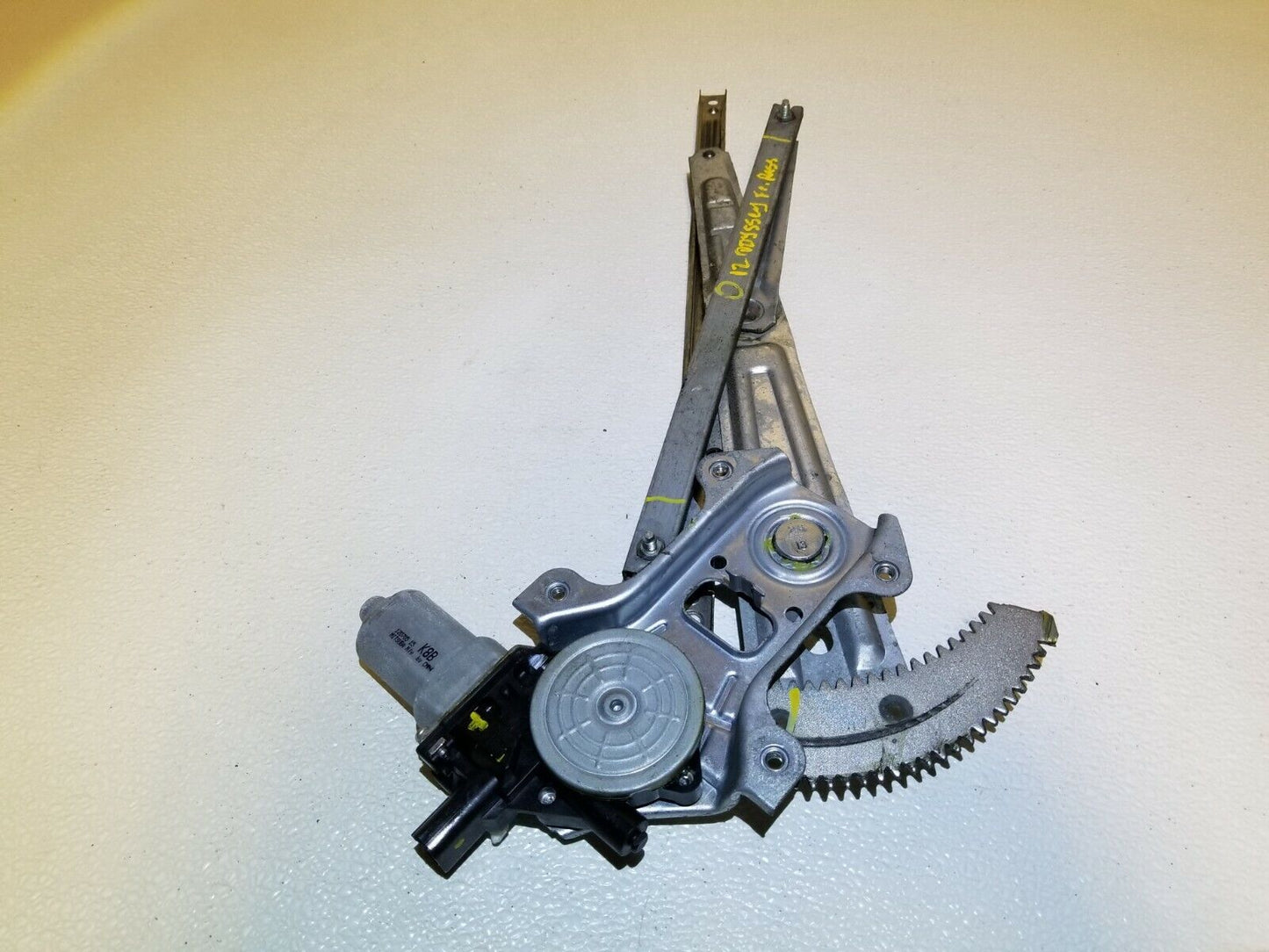 11 12 13 Honda Odyssey Front Right Passenger Door Window Regulator Motor OEM