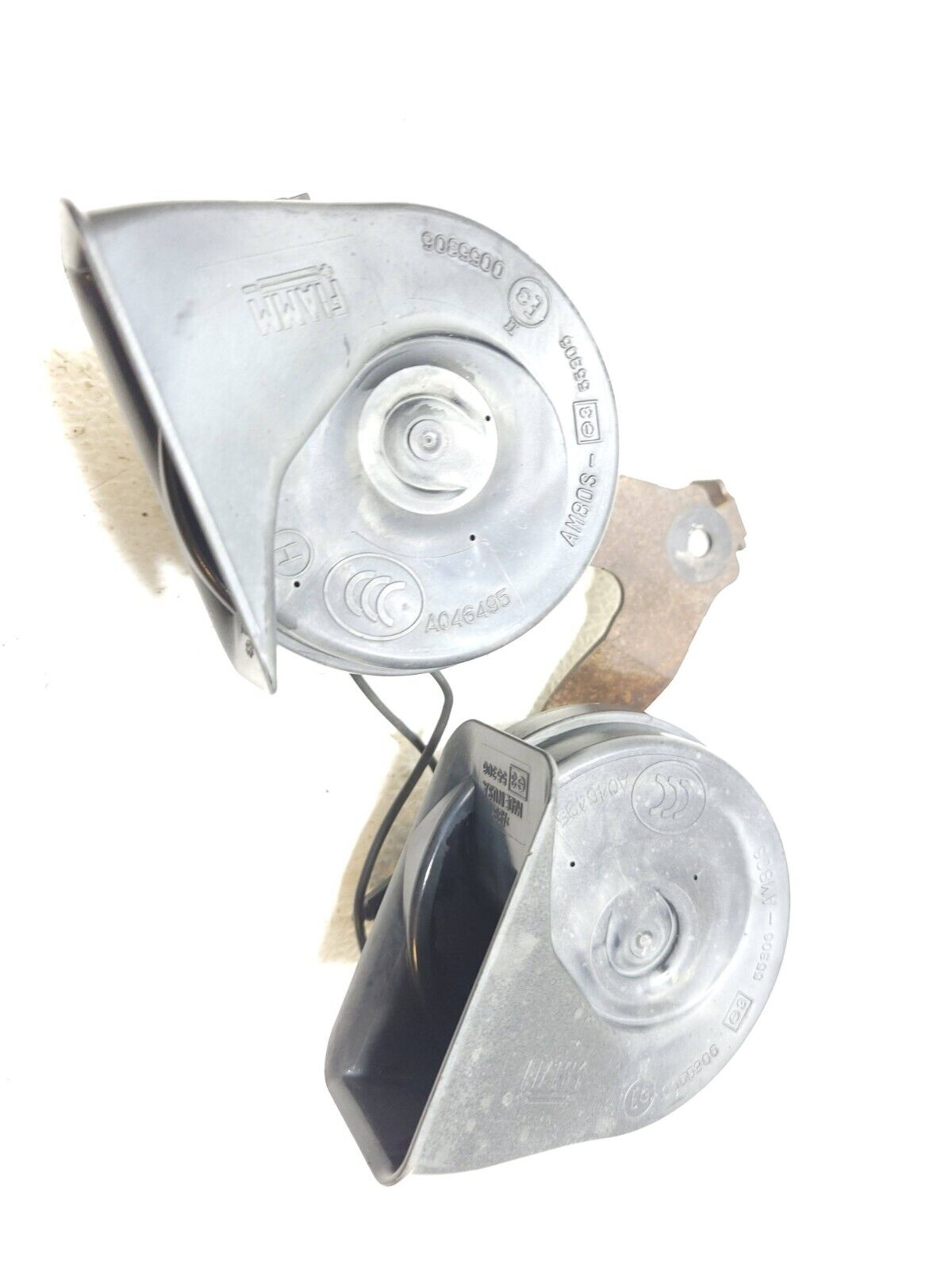 2006-2012 Nissan Armada Horn Pitch Signal 2pcs W/ Bracket OEM