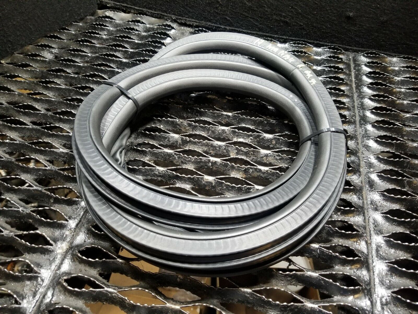 16 17 18 19 Chevrolet Malibu Rear Right Pass Side Door Weather Strip Seal OEM 3k