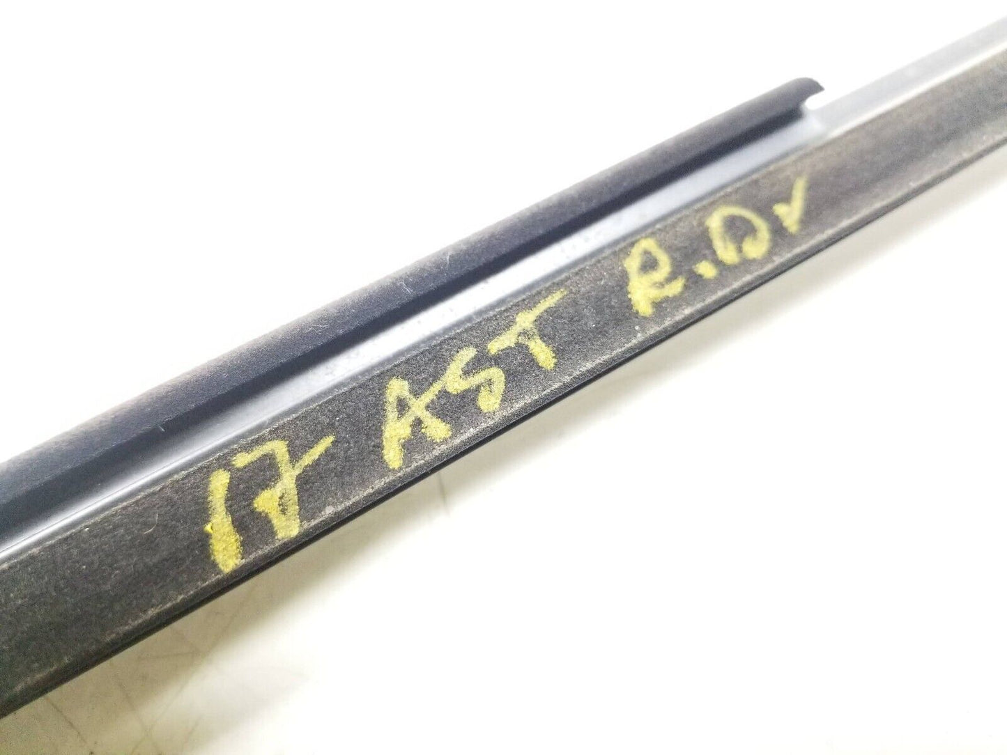 2013 - 2018 Cadillac Ats Rear Door Window Chrome Belt Molding Driver Side OEM