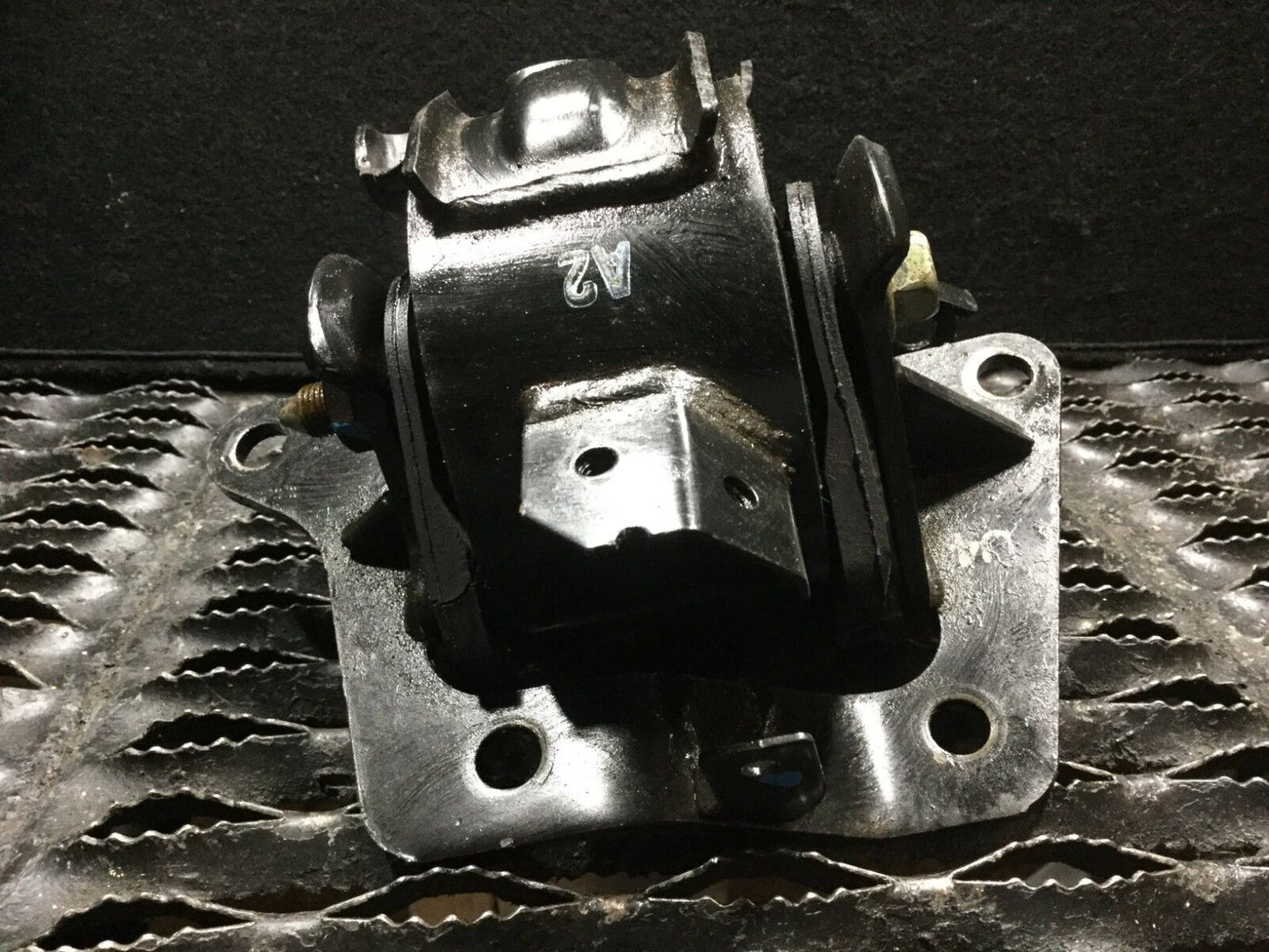 06 07 08 09 10 Sonata Left Transmission Transaxle Mounting Bracket OEM D12 42k