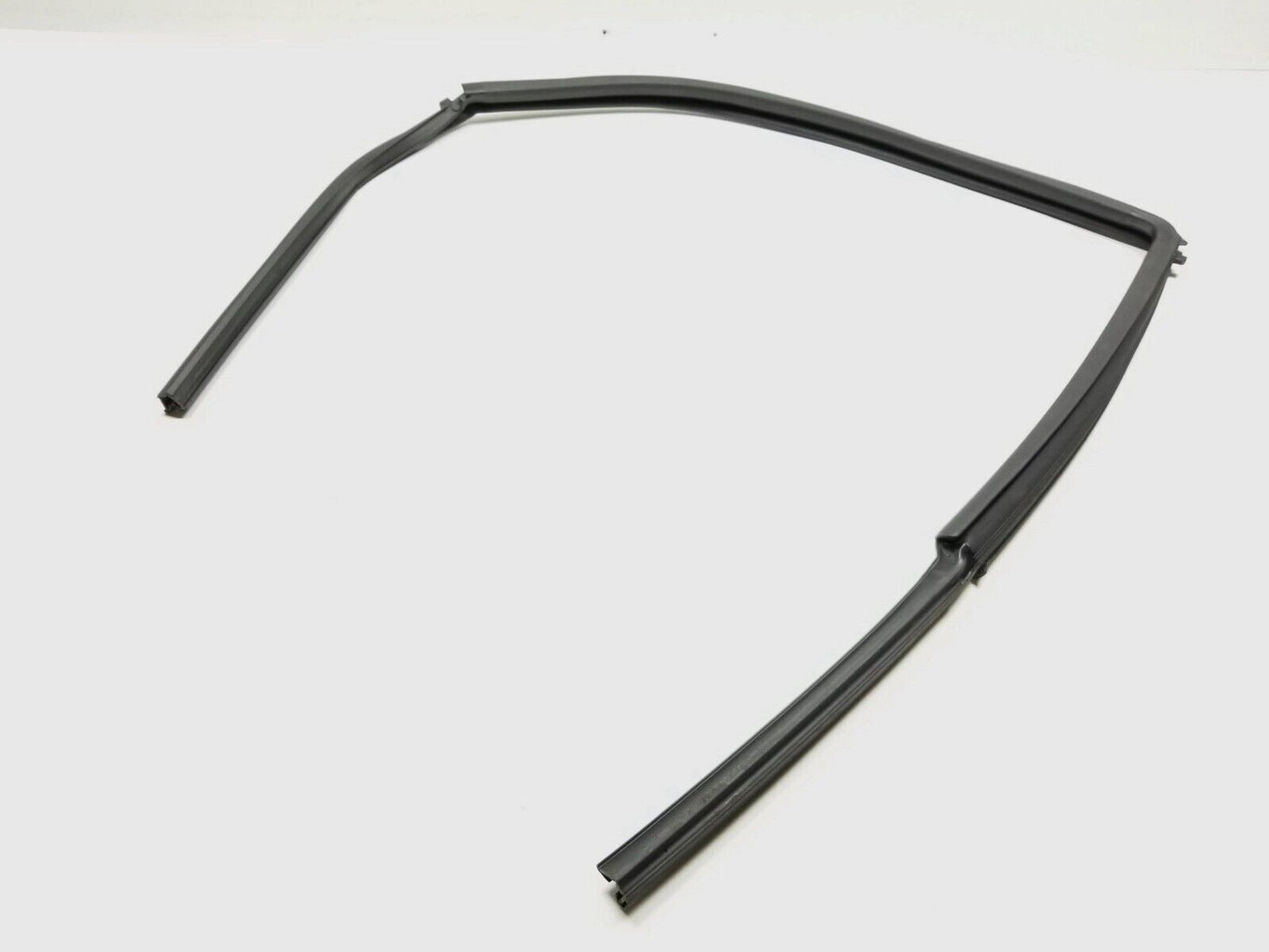 07 - 13 Suzuki Sx4 Hatchback Rear Door Glass Weatherstrip Seal Driver Side OEM