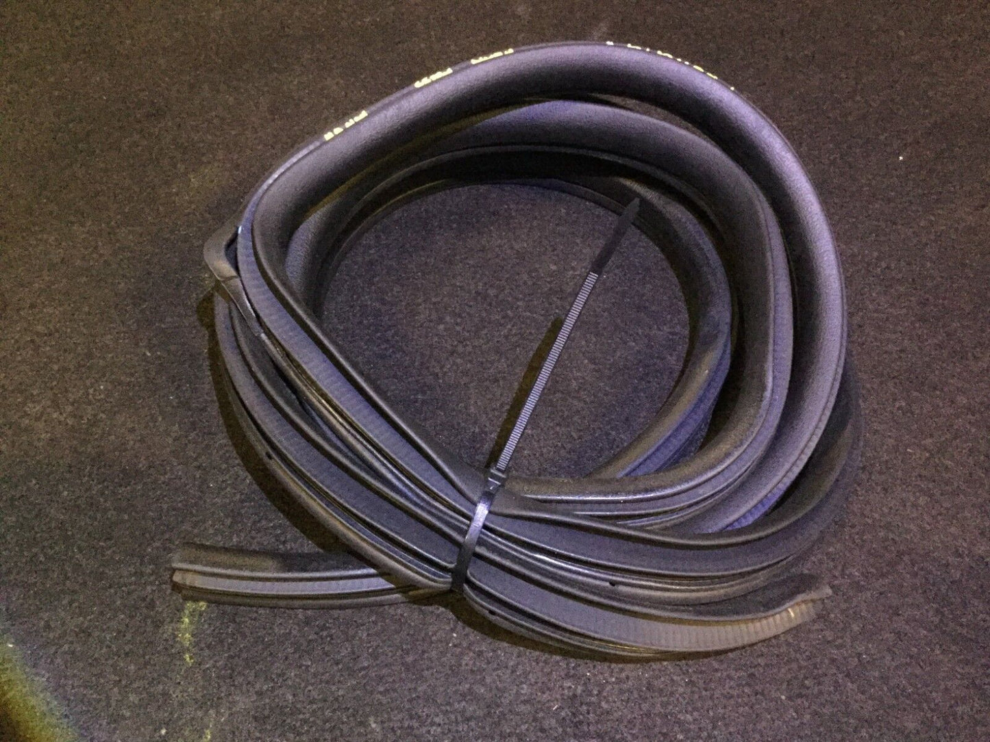 06 07 08 09 10 Hyundai Sonata Rear Right Door Inner Weatherstrip Seal OEM D12