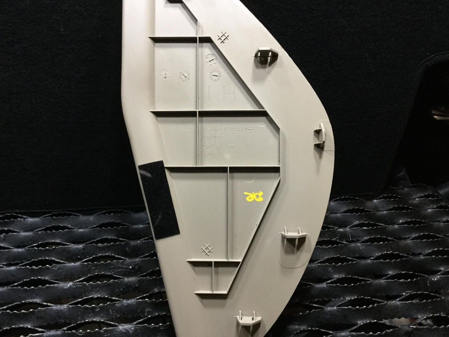 01 02 03 04 05 06 07 Ford Escape Driver Left Dash End Cap Cover Tan OEM