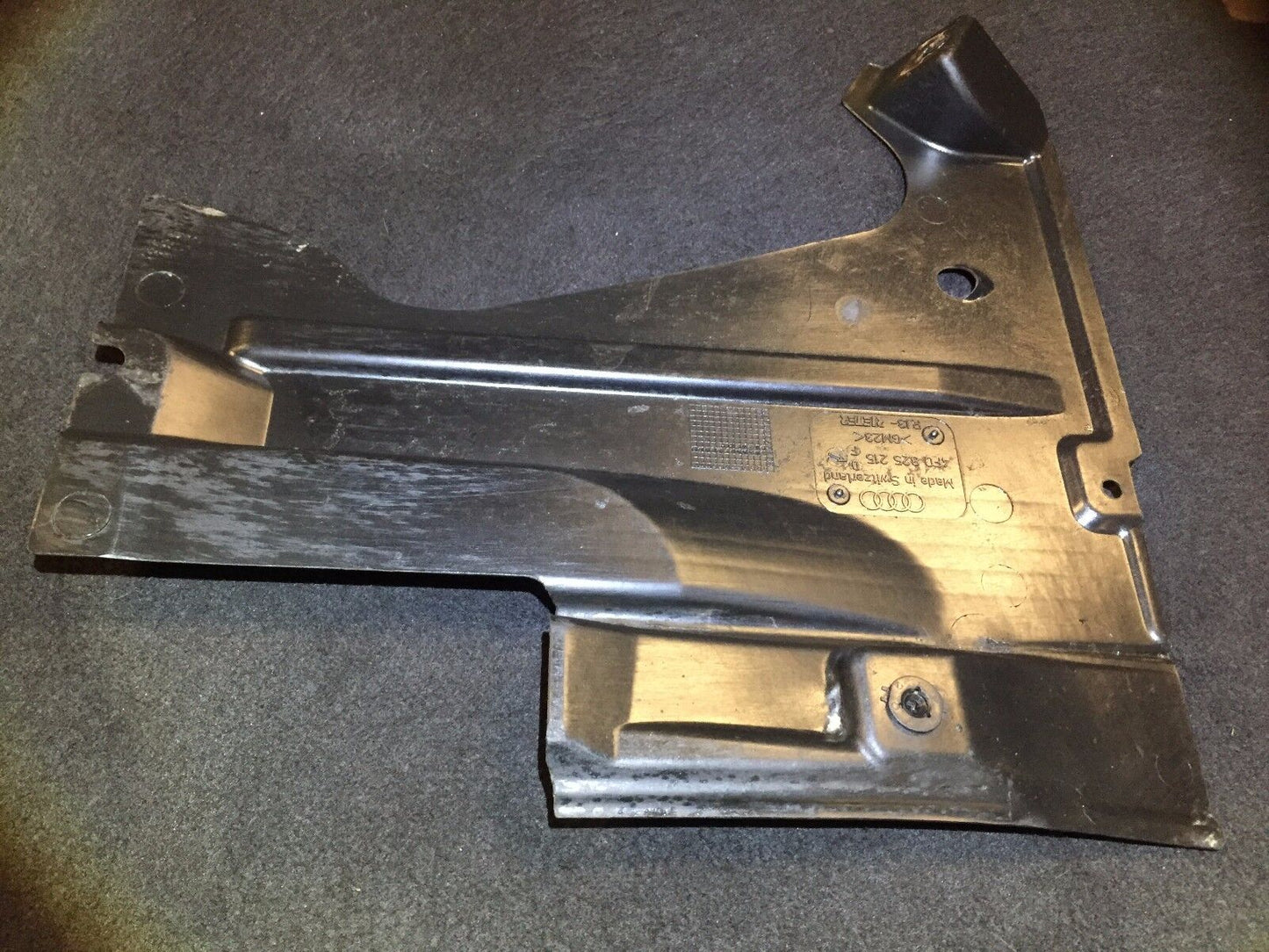 05 06 07 08 Audi A6 C6 Rear Left Driver Side Underbody Liner 4f0825215 OEM