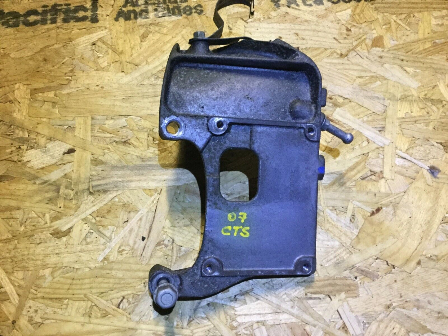 05 06 07 Cadillac CTS 2.8l Ecm Bracket Mount OEM
