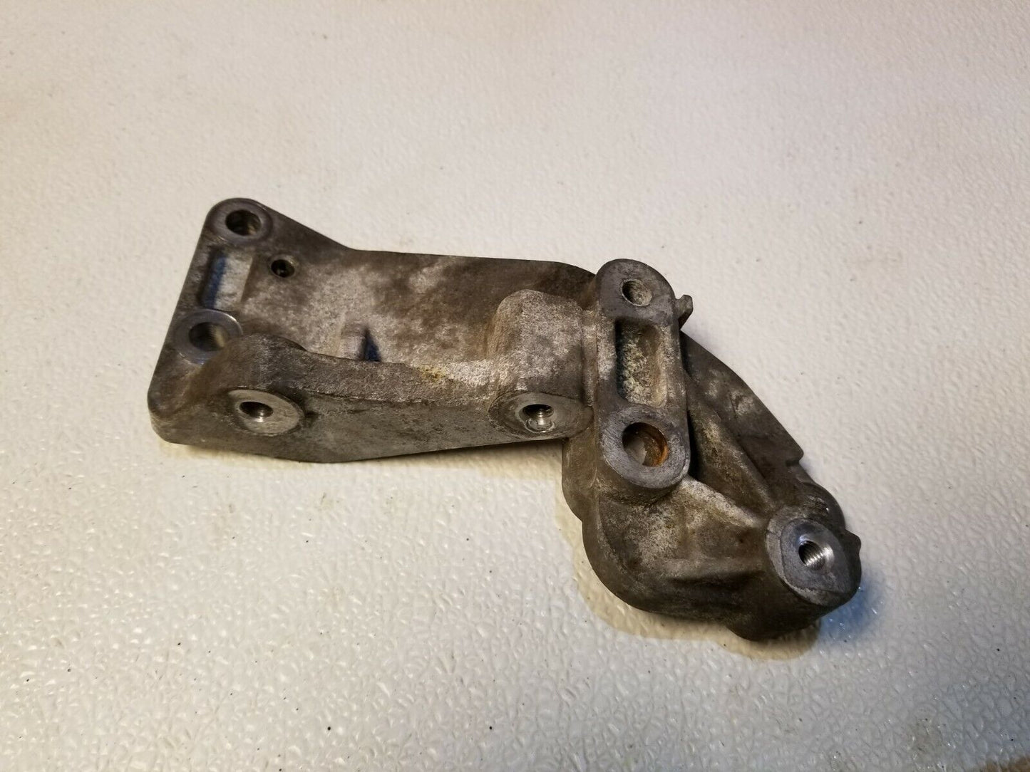 15 16 17 Jeep Renegade 2.4l Alternator Bracket OEM 20k Miles