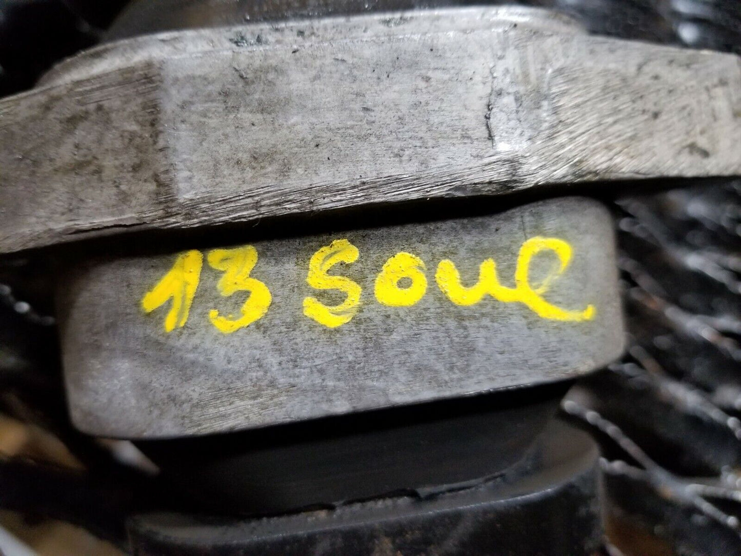 11 12 13 Kia Soul 1.6l Engine Motor Mount OEM