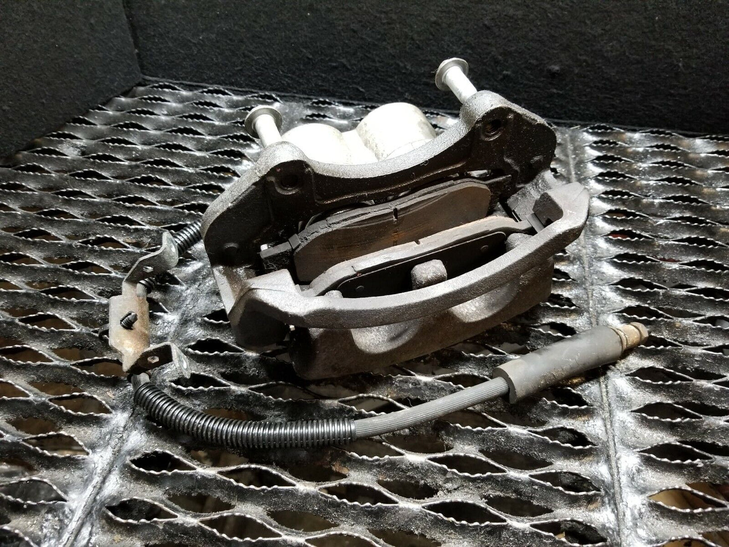 06 07 08 09 Cadillac STS Front Left Brake Caliper Driver Side OEM