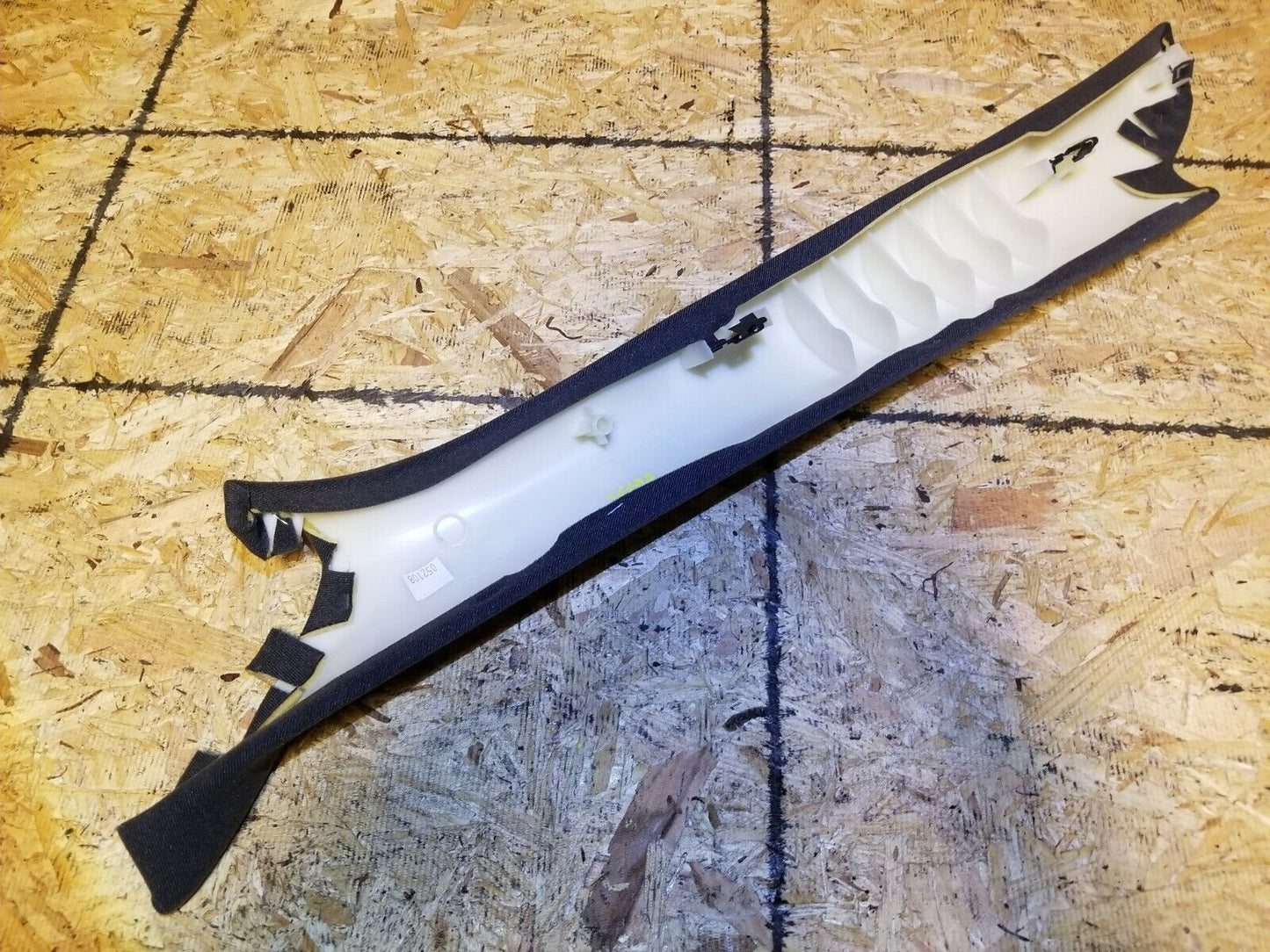 06 07 08 09 10 11 Lincoln Town Car Windshield Pass Side A Pillar Trim OEM 65k