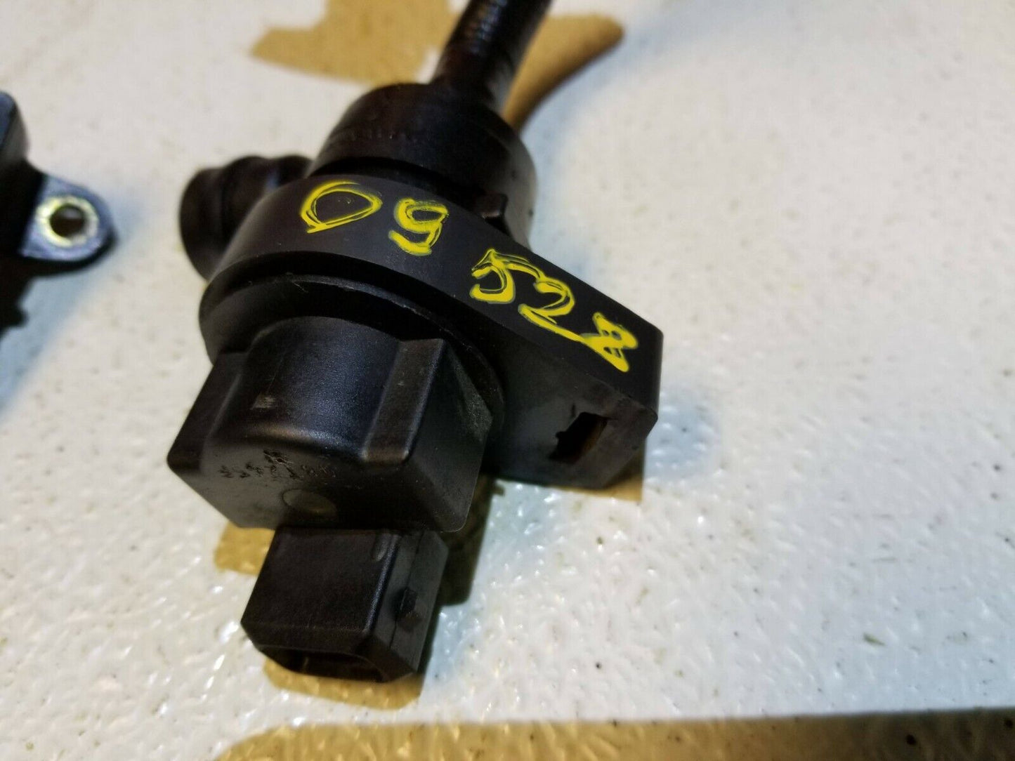 07 08 09 10 BMW E60 528i Engine Fuel Purge Valve Map Sensor OEM N52