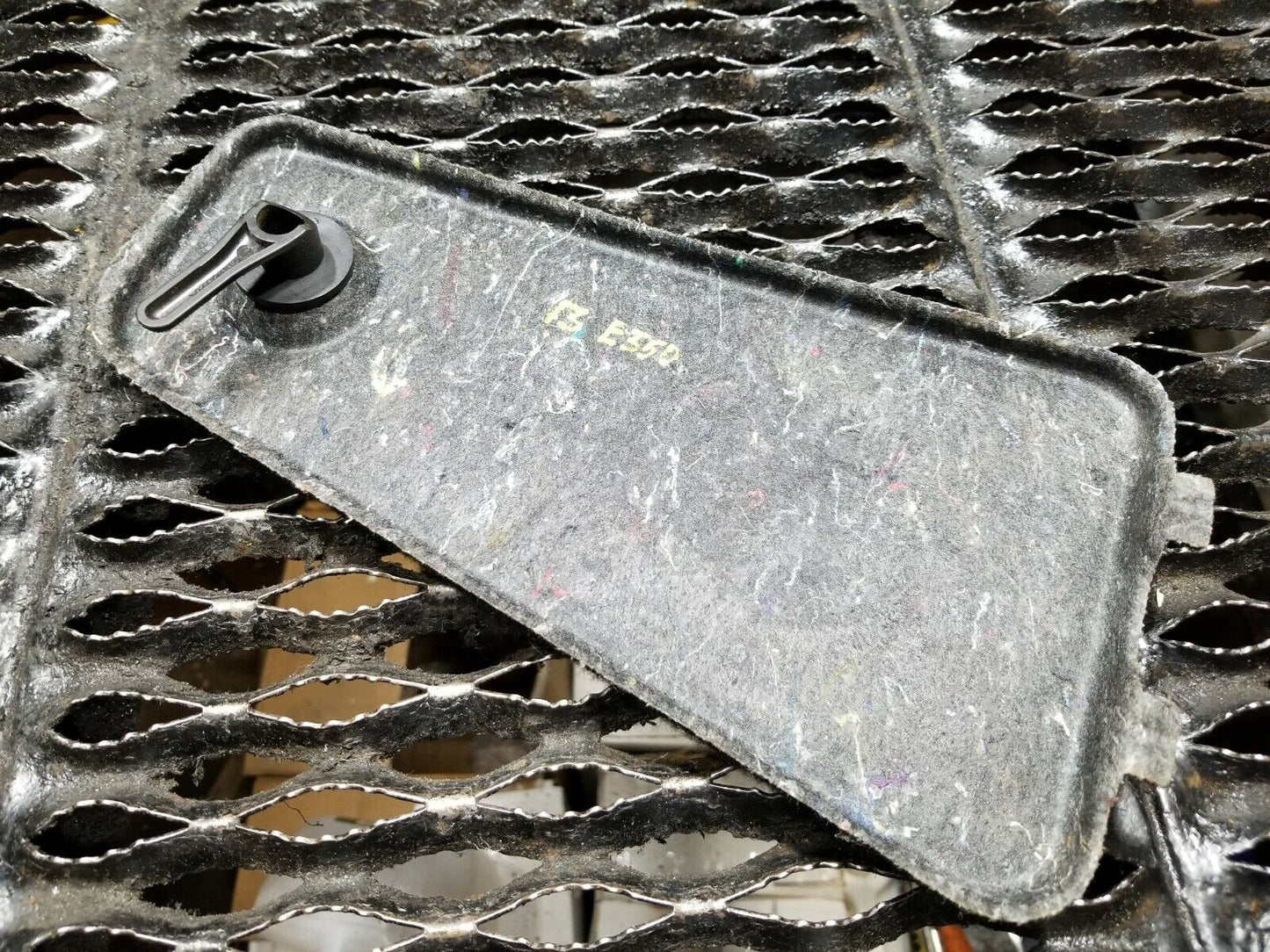 10 11 12 13 Mercedes-benz W212 E350 Rear Trunk Side Liner Carpet Trim OEM 39k