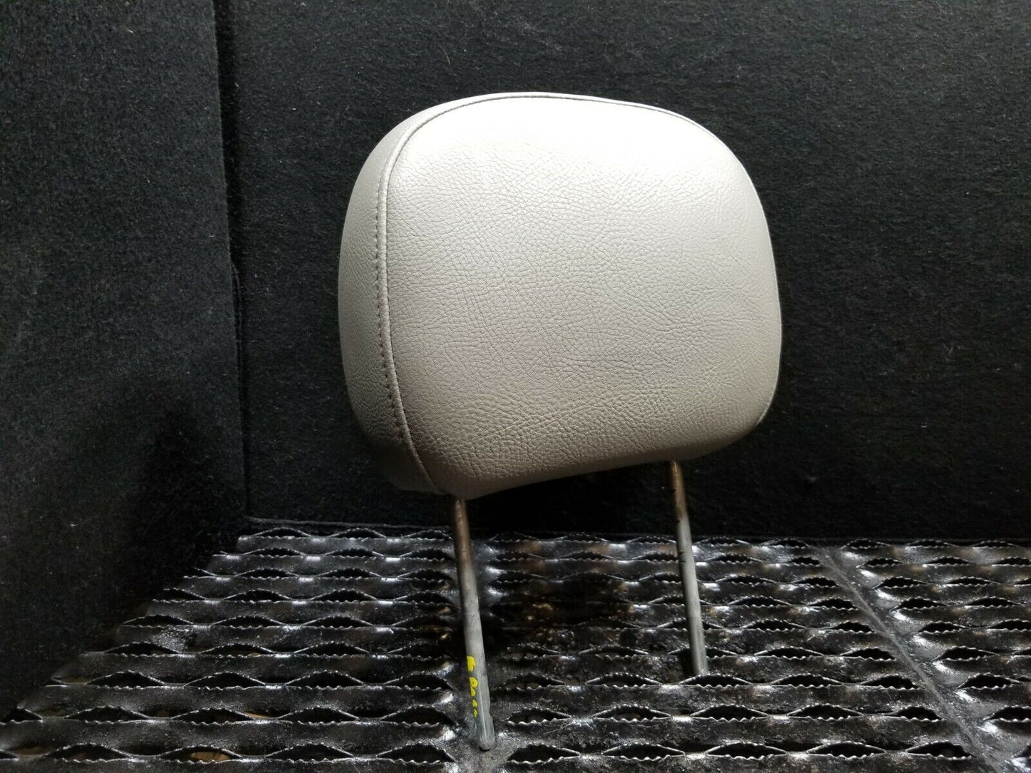 04 05 06 Chrysler Sebring Convertible Front Pass Seat Headrest Head Rest OEM