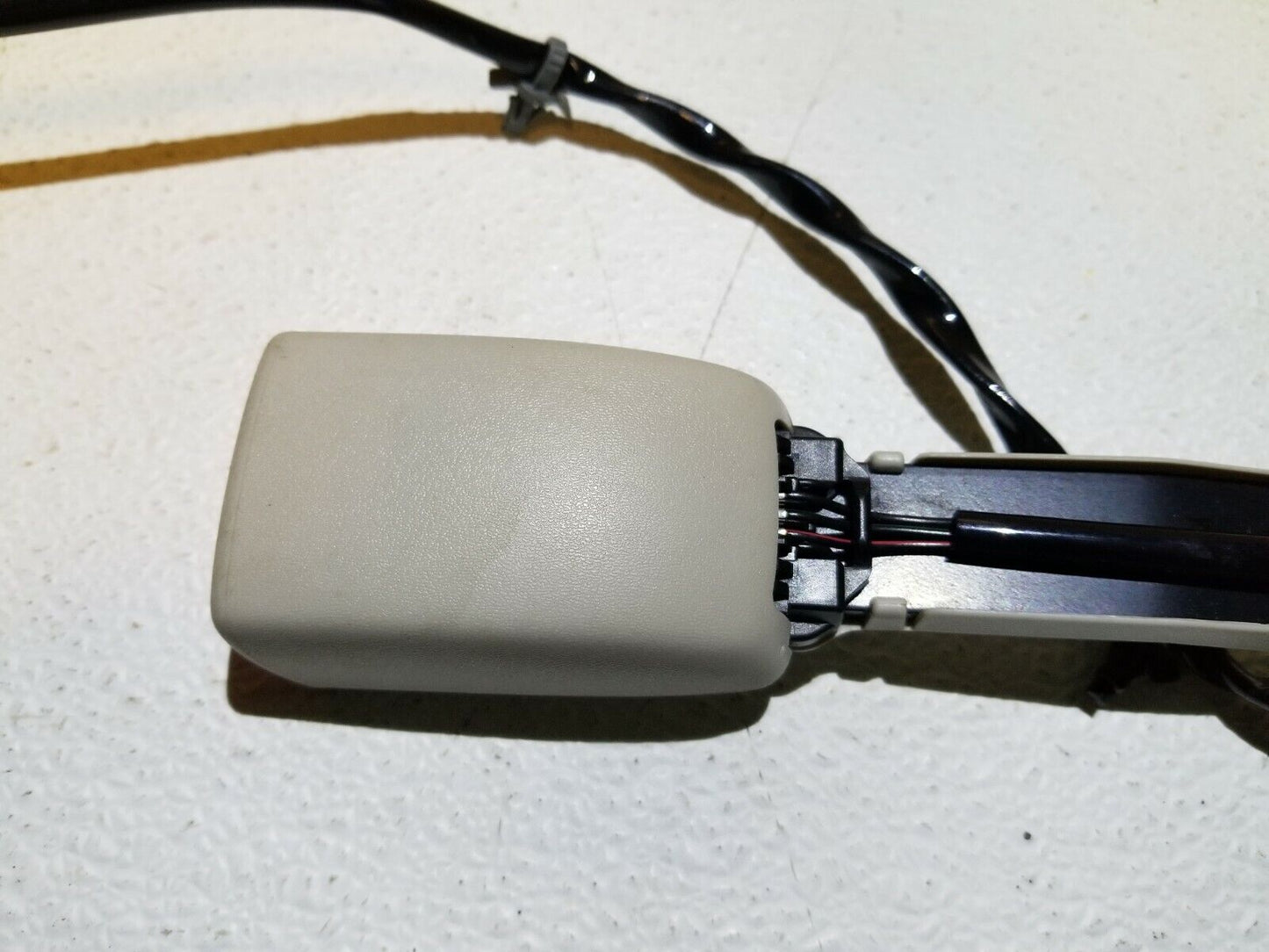 10 11 12 13 Infiniti G37 Coupe Front Passenger Seat Belt Buckle OEM 99k