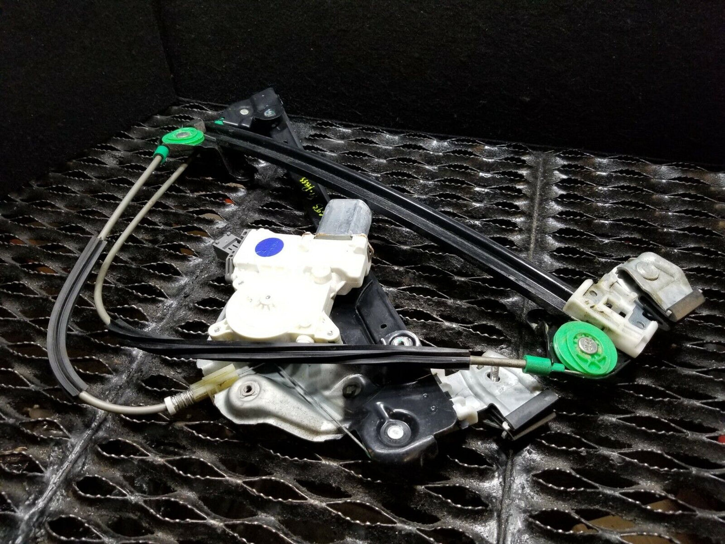 06 07 08 09 Cadillac STS Front Right Passenger Side Window Regulator Motor OEM