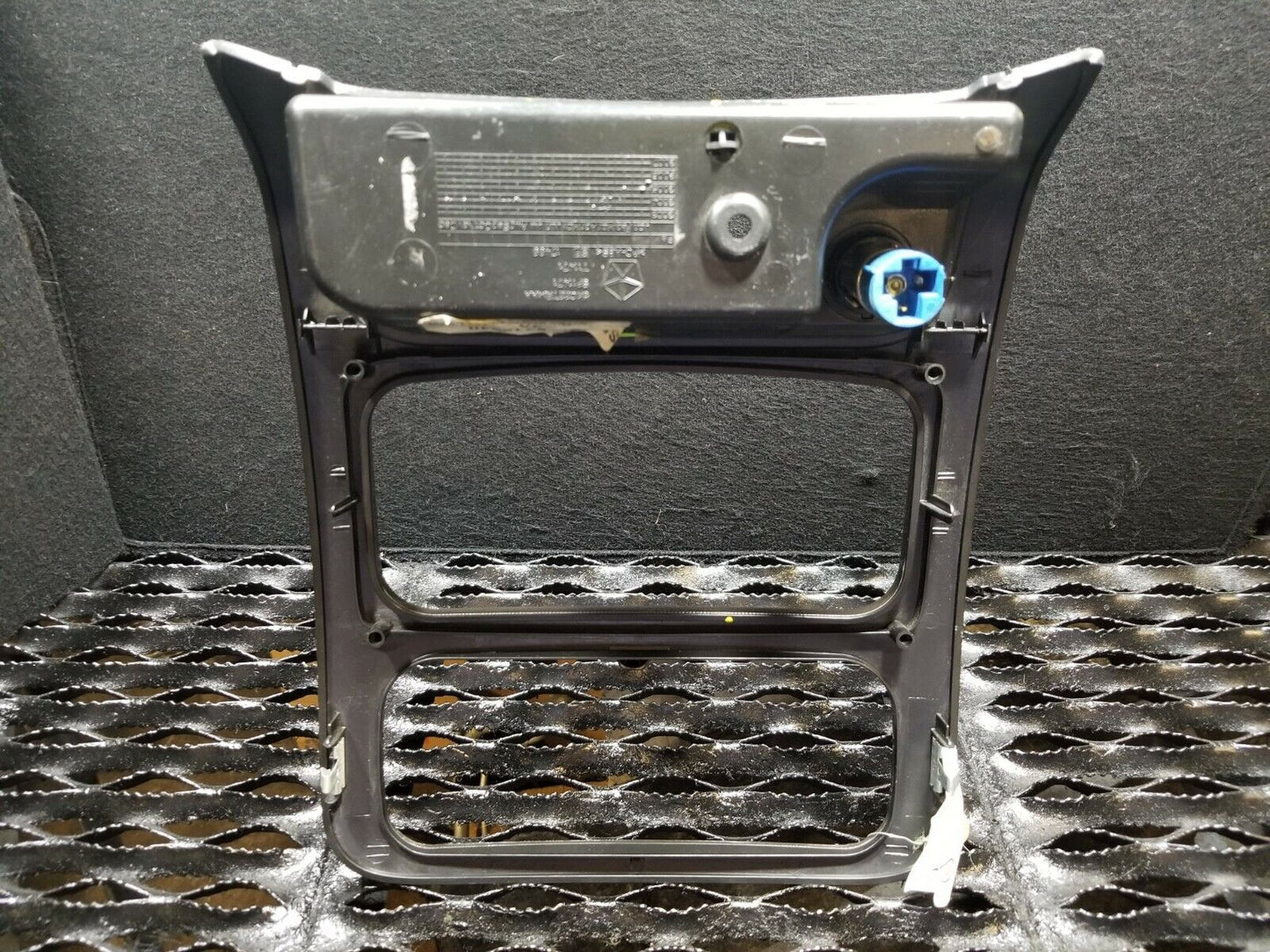2005 06 2007 Jeep Liberty Center Dash Radio AC Climate Trim Bezel Panel OEM #96