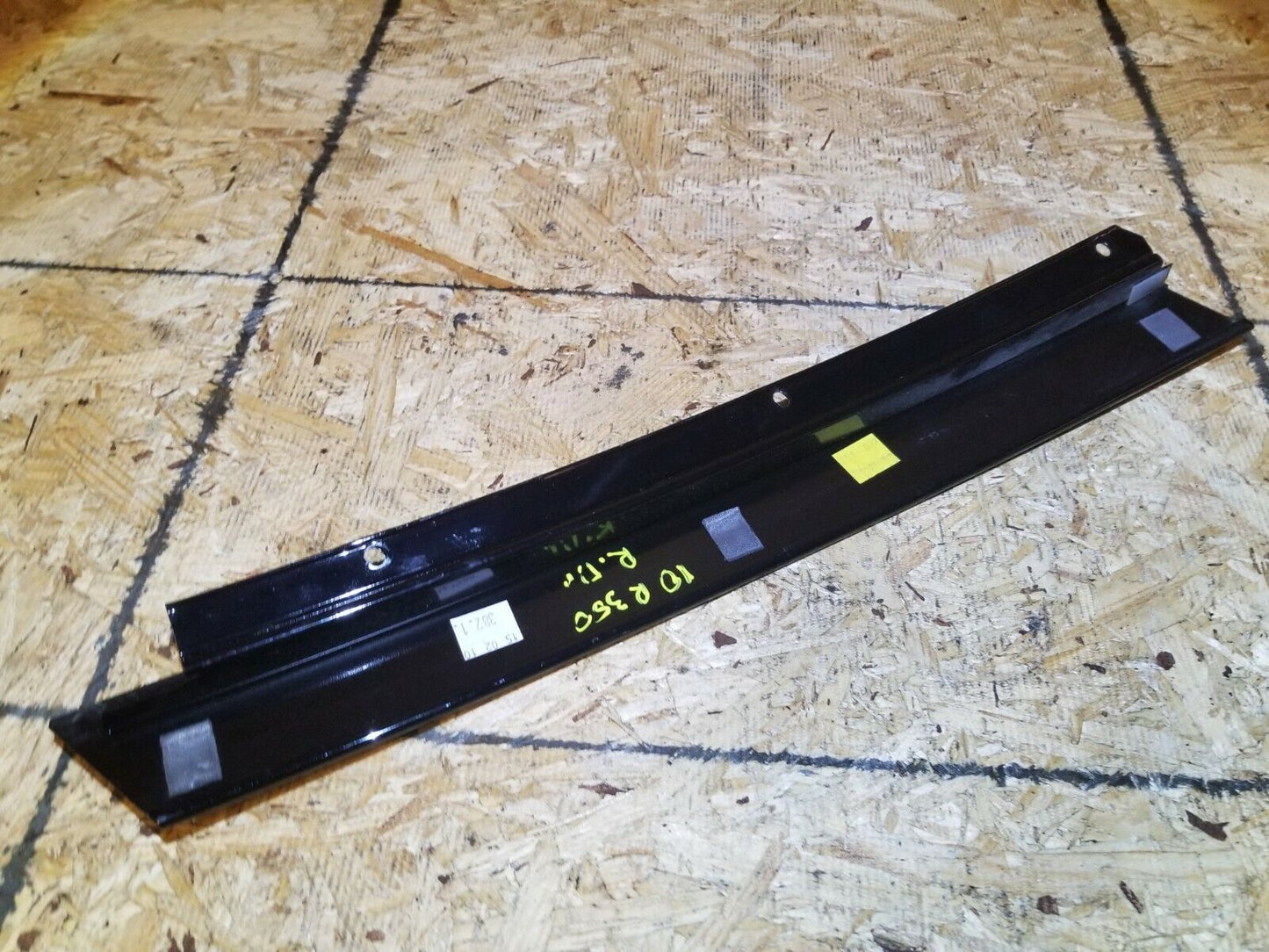 07 08 09 10 Mercedes R350 Rear Left Driver Door Molding Trim C Pillar OEM